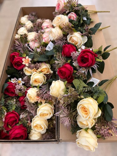 Bukiet róża z dodatkami 45cm mix